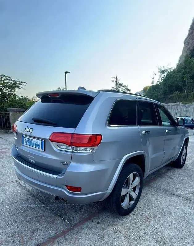 Usata Jeep Grand Cherokee Overland 250 CV (183 kW) 2015 Argento SUV