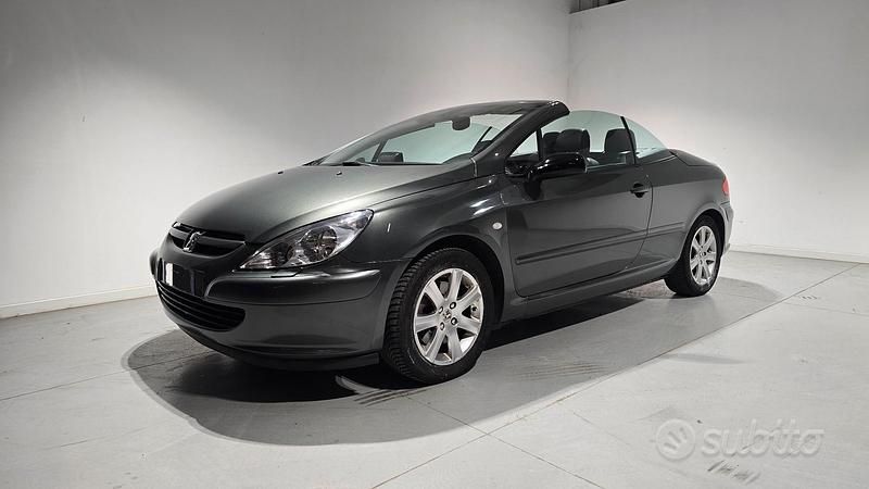 Verde Usata 2004 Peugeot 307 CC Cabrio | 3900 € (Buon prezzo) - Immagine 1/4