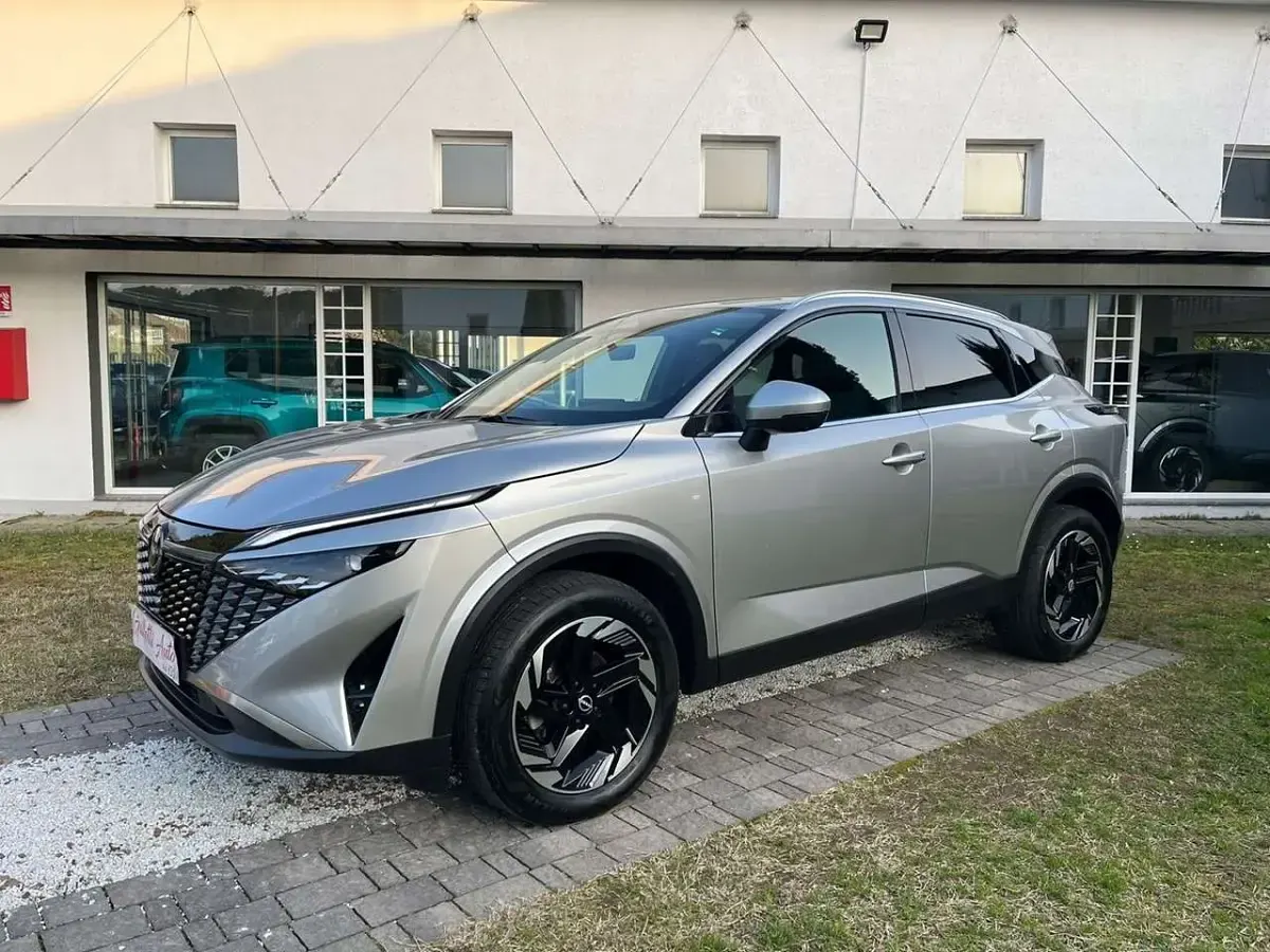 Usata Nissan Qashqai N-Connecta 140 CV (102 kW) 2025 Newport grey SUV