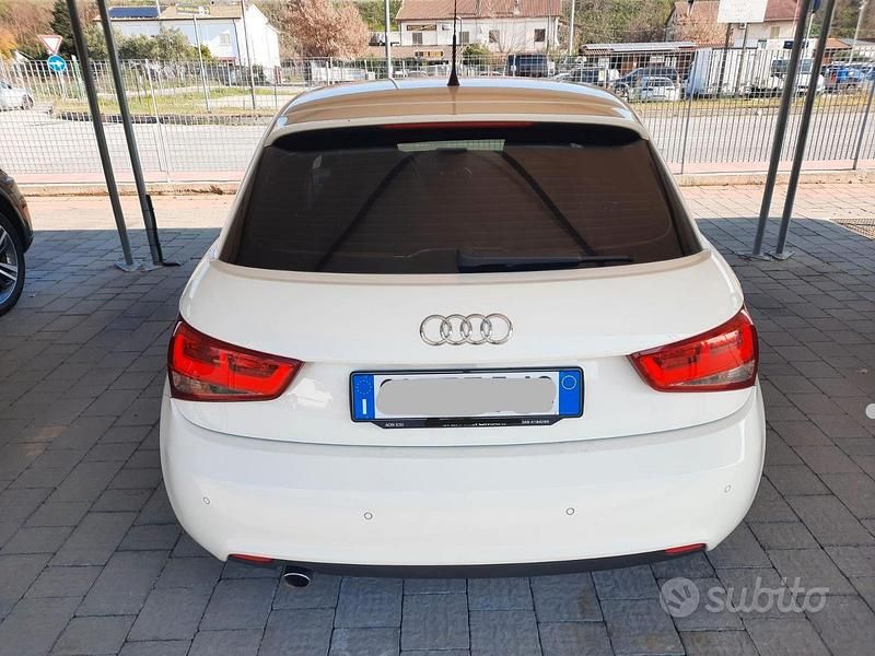 Usata Audi A1 Attraction 105 CV (77 kW) 2013 Bianco Berlina