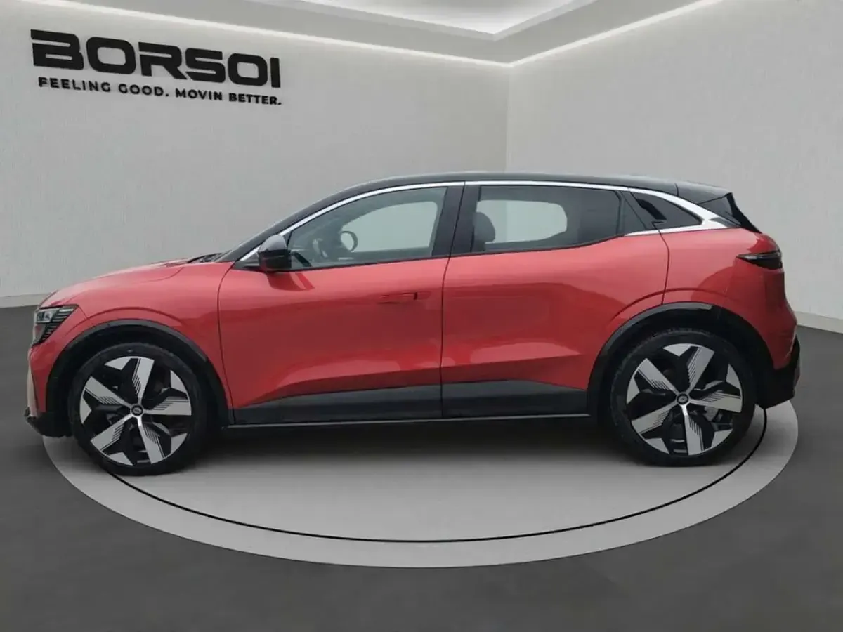 Usata Renault Megane E-Tech Techno 55 kW (75 CV) 2023 Bic. rosso/nero SUV