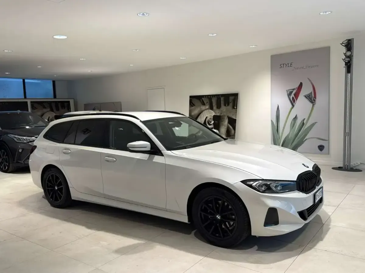 Usata BMW 316 122 CV (89 kW) 2023 Bianco Station wagon