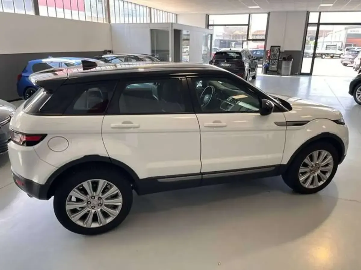 Usata Land Rover Range Rover evoque Pure 150 CV (110 kW) 2017 Tetto nero SUV