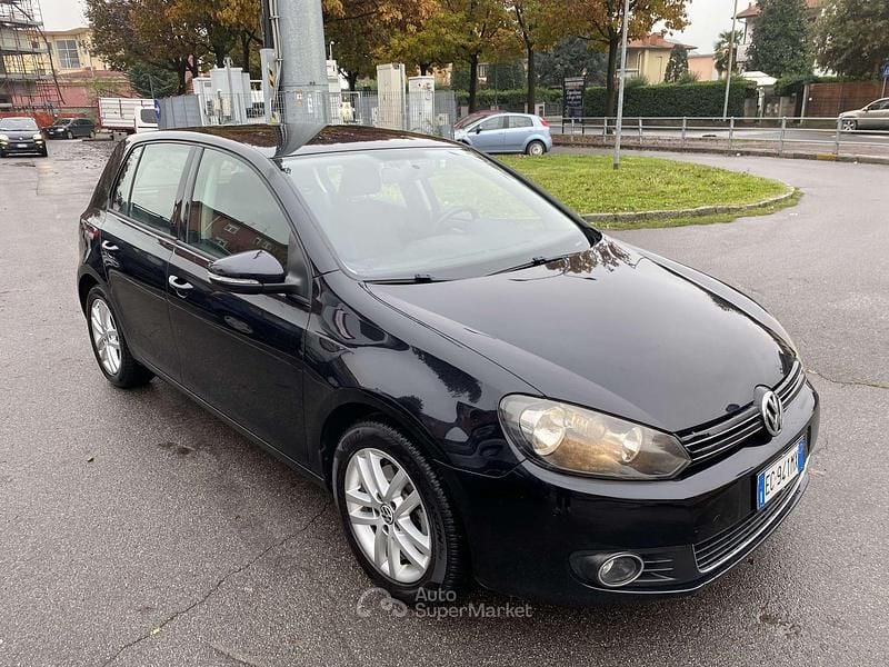 Nero Usata 2010 VW Golf VI Comfortline Tre volumi | 4900 € (Ottimo prezzo) - Immagine 1/4