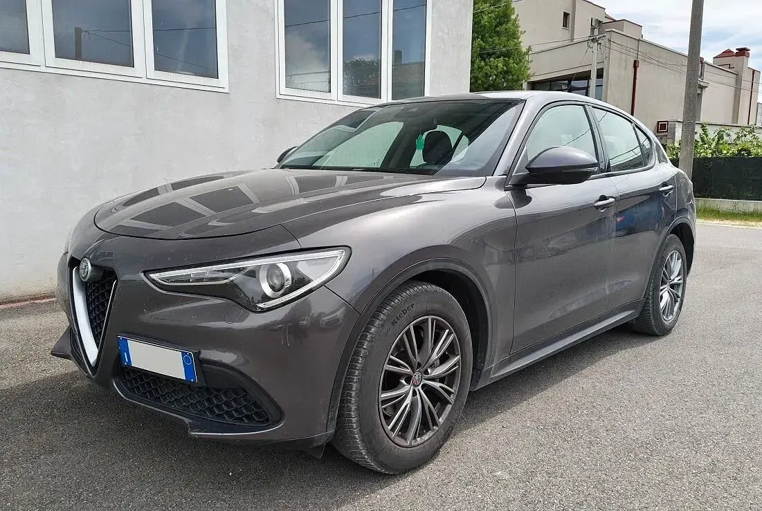 Usata Alfa Romeo Stelvio Business 190 CV (139 kW) 2021 Grigio SUV