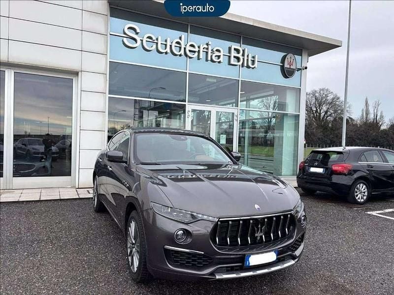 Usata Maserati Levante GranLusso 250 CV (183 kW) 2021 Grigio metallizzato SUV