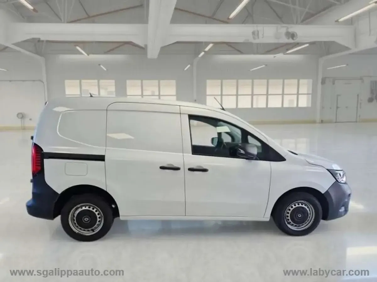 Usata Renault Kangoo 116 CV (85 kW) 2023 Bianco Monovolume