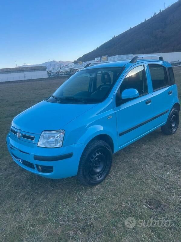 Blu Usata 2011 Fiat Panda Due volumi | 4500 € (Cara) - Immagine 1/4