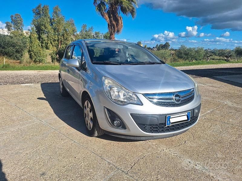 Usata Opel Corsa 2012 Grigio Berlina