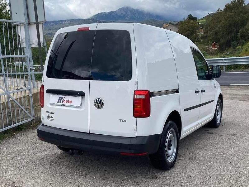 Usata VW Caddy 75 CV (55 kW) 2016 Bianco Monovolume
