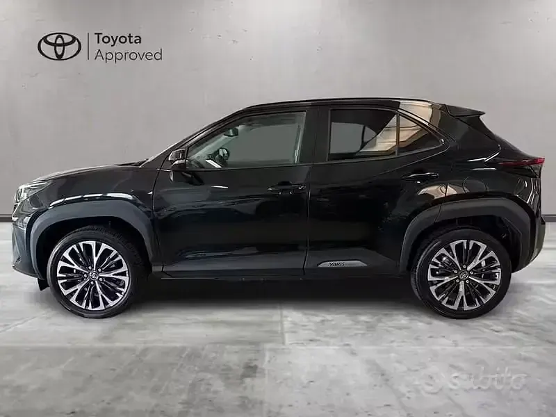 Usata Toyota Yaris Cross Lounge 116 CV (85 kW) 2023 Nero SUV
