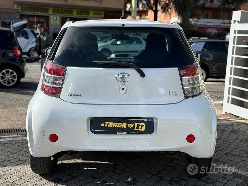 Usata Toyota iQ Sol 67 CV (49 kW) 2010 Bianco Utilitaria