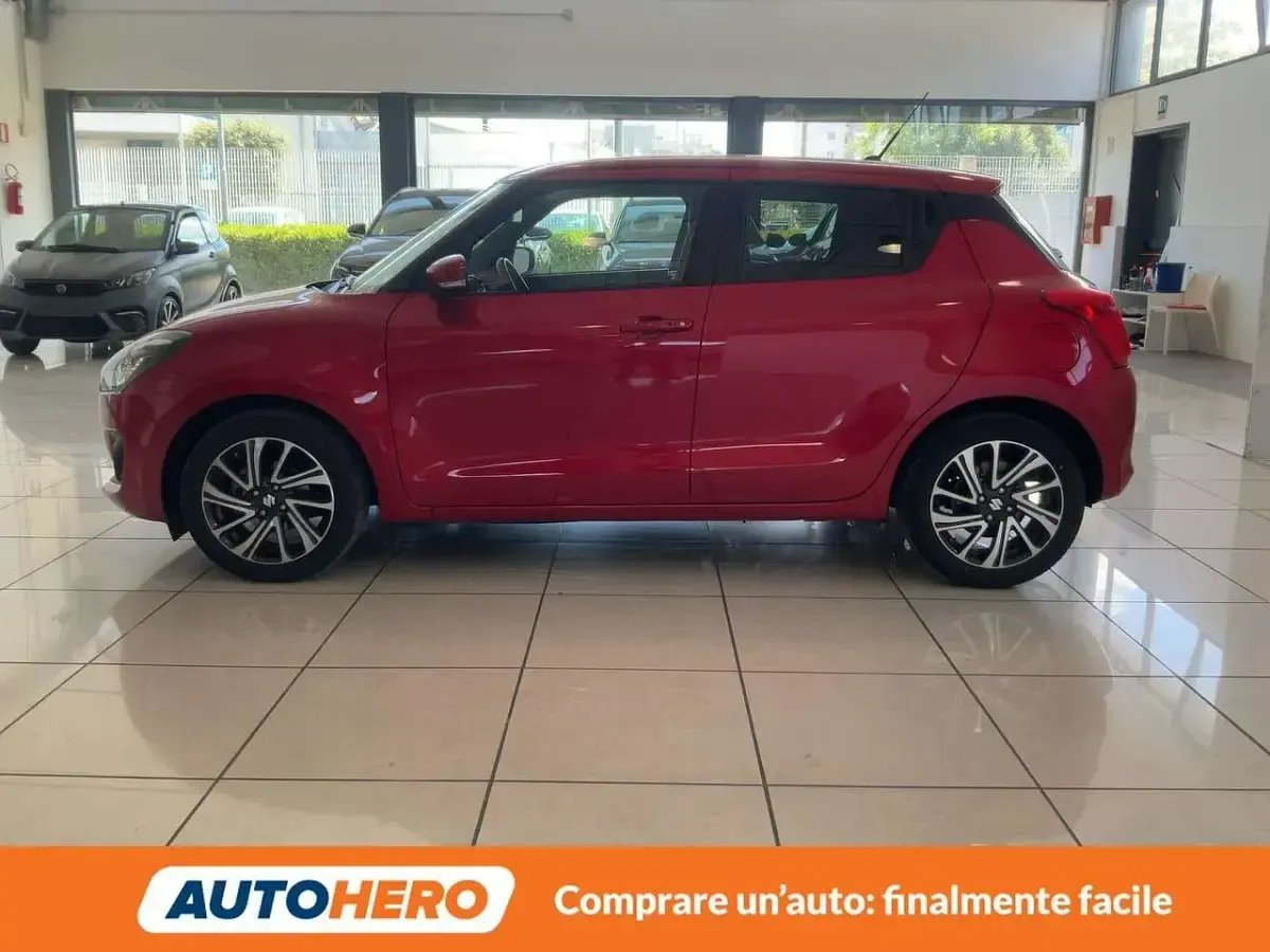 Usata Suzuki Swift Cool 83 CV (61 kW) 2020 Rosso Utilitaria