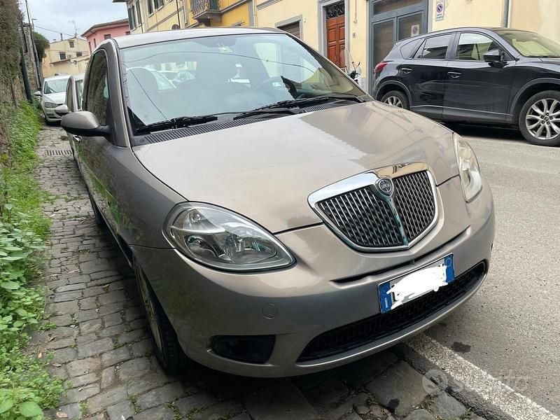 Usata Lancia Ypsilon 95 CV (69 kW) 2009 Grigio Utilitaria