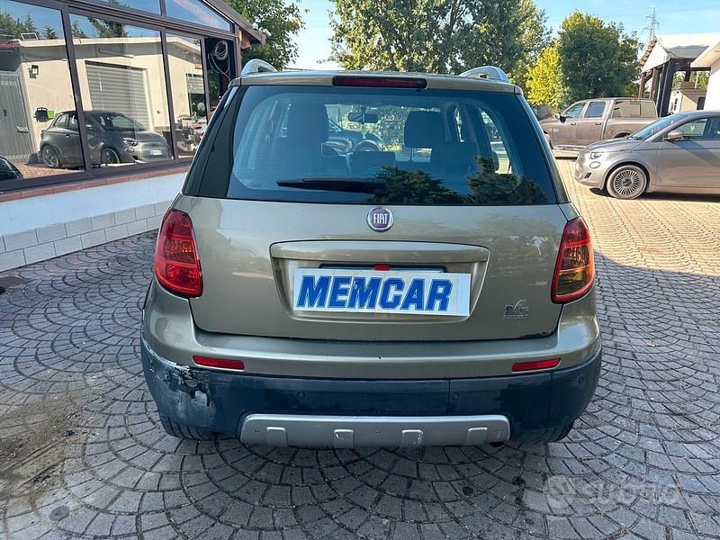 Usata Fiat Sedici Dynamic 120 CV (88 kW) 2008 Marrone SUV