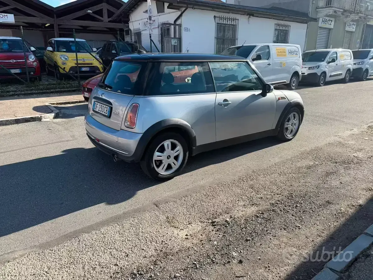 Usata Mini ONE 90 CV (66 kW) 2006 Grigio Utilitaria