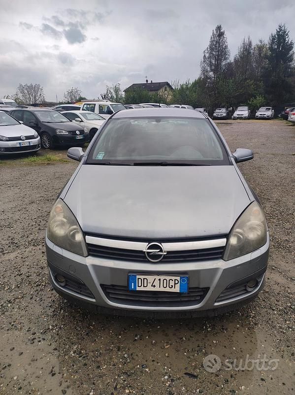 Usata Opel Astra GTC Enjoy 90 CV (66 kW) 2006 Blu Berlina
