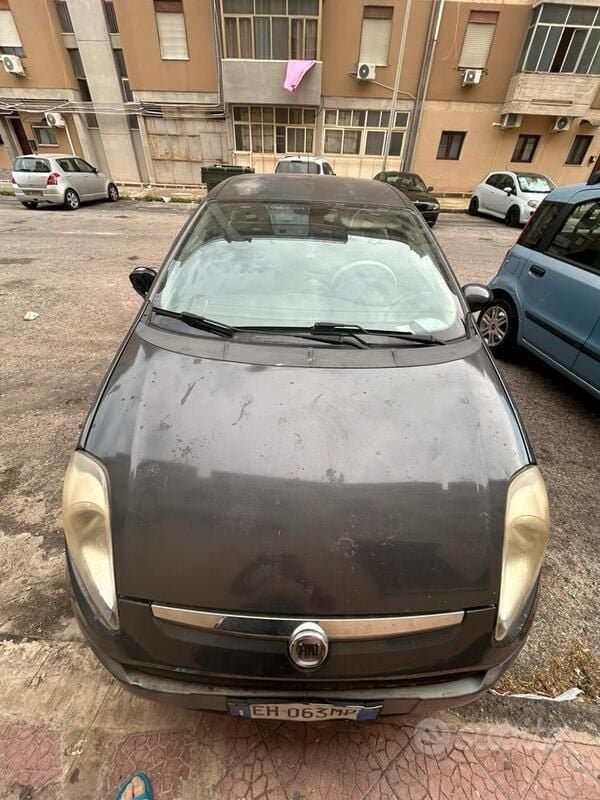 Grigio Usata 2011 Fiat Punto Evo Utilitaria | 2500 € (Super prezzo) - Immagine 1/4