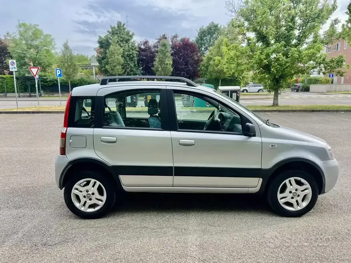Usata Fiat Panda Climbing 60 CV (44 kW) 2009 Utilitaria