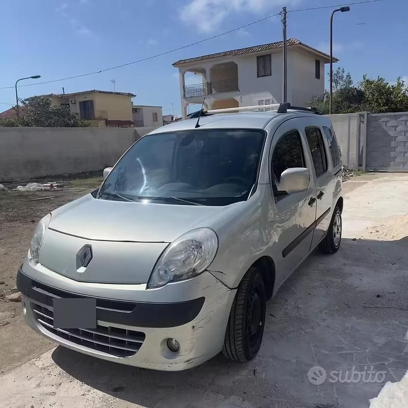 Usata Renault Kangoo 105 CV (77 kW) 2009 Grigio Monovolume