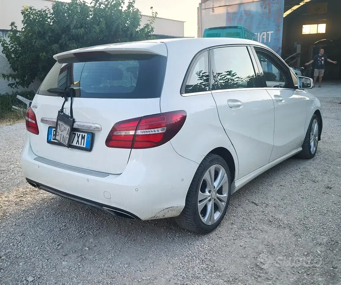 Usata Mercedes B200 Executive 136 CV (100 kW) 2015 Bianco Utilitaria