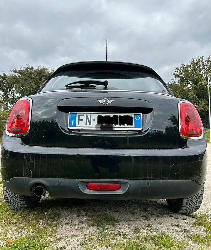 Usata Mini One D Business 95 CV (69 kW) 2016 Nero Utilitaria
