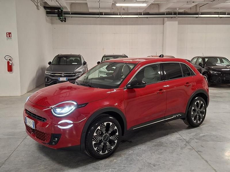 Rosso Nuova 2025 Fiat 1200 La Prima SUV | 24.990 € - Immagine 1/4