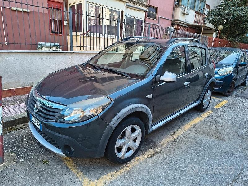 Usata Dacia Sandero Stepway 90 CV (66 kW) 2012 Grigio Utilitaria