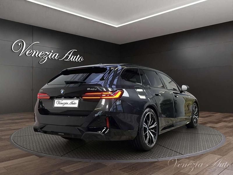 Usata BMW 540 M Sport 303 CV (222 kW) 2025 Grigio Station wagon