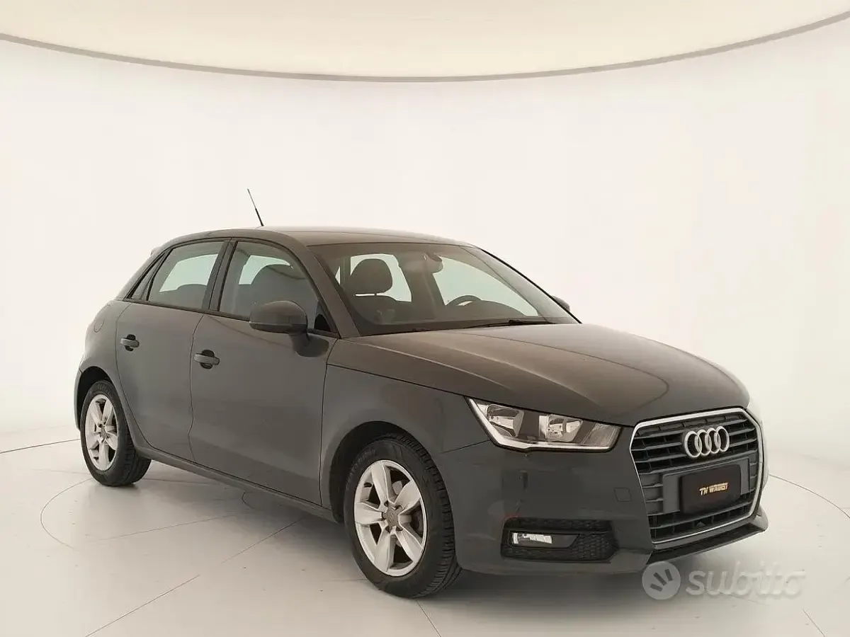 Usata Audi A1 Sportback Ambiente 90 CV (66 kW) 2015 Grigio Utilitaria