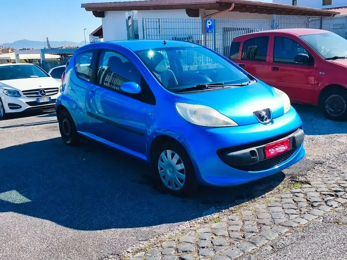 Begagnad Peugeot 107 68 HK (50 kW) 2007 Blå Halvkombi