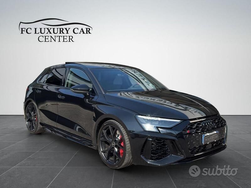 Nero Usata 2023 Audi RS3 Sportback Ambiente Due volumi | 56.900 € (Buon prezzo) - Immagine 1/4