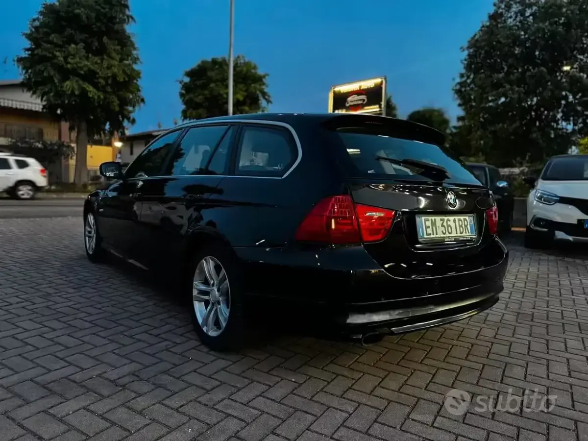 Begagnad BMW 316 Efficient Dynamics 116 HK (85 kW) 2012 Svart Kombi