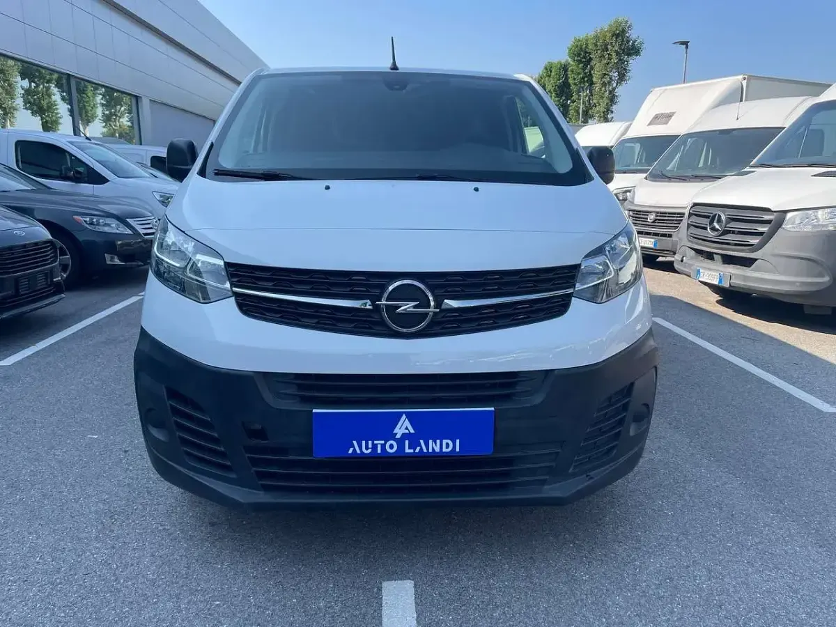 Usata Opel Vivaro-e Combi Enjoy 102 CV (75 kW) 2023 Bianco Monovolume