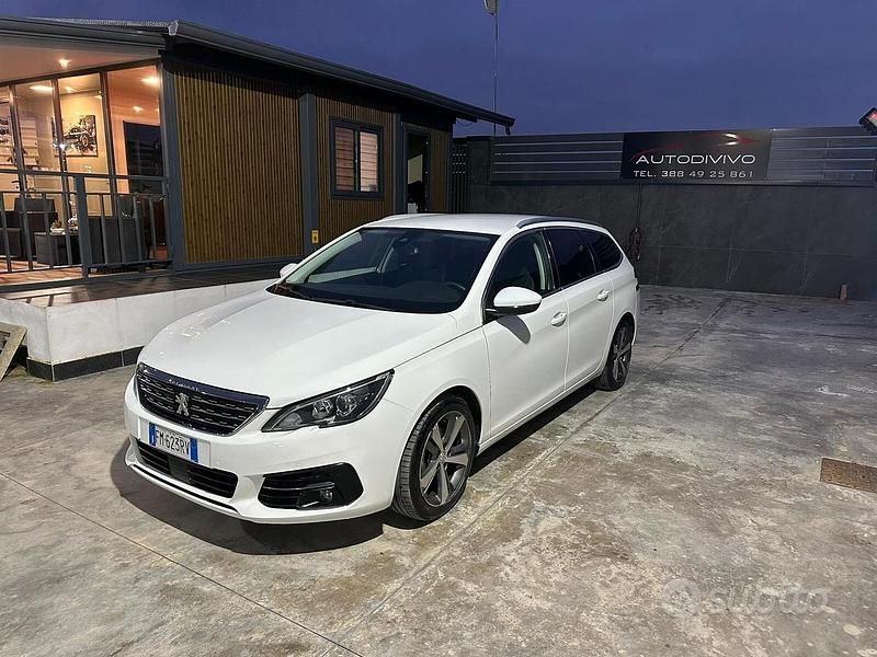 Usata Peugeot 308 GT-line 120 CV (88 kW) 2018 Bianco Station wagon