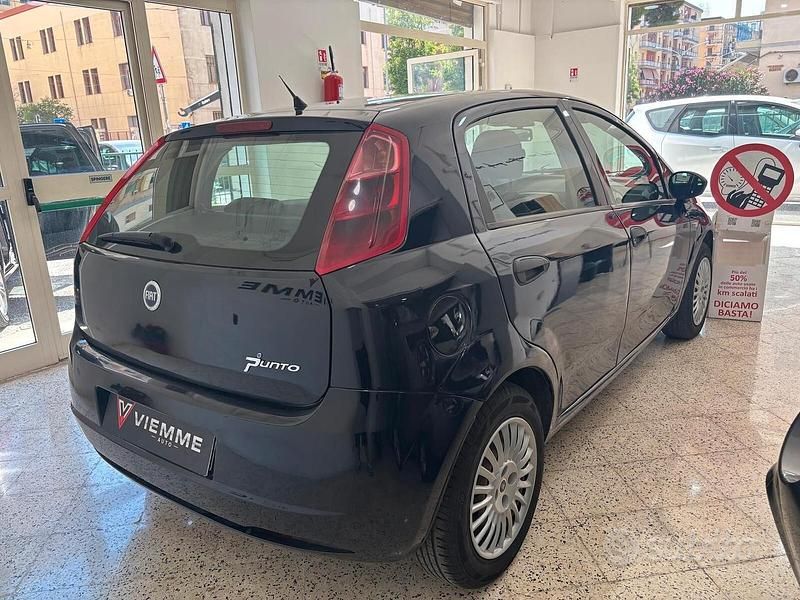 Usata Fiat Grande Punto Dynamic 75 CV (55 kW) 2007 Nero Utilitaria