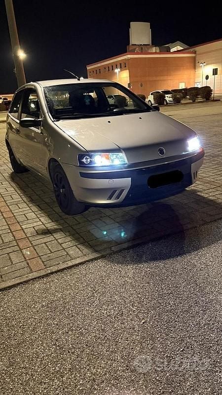Usata Fiat Punto 80 CV (58 kW) 2002 Grigio Utilitaria