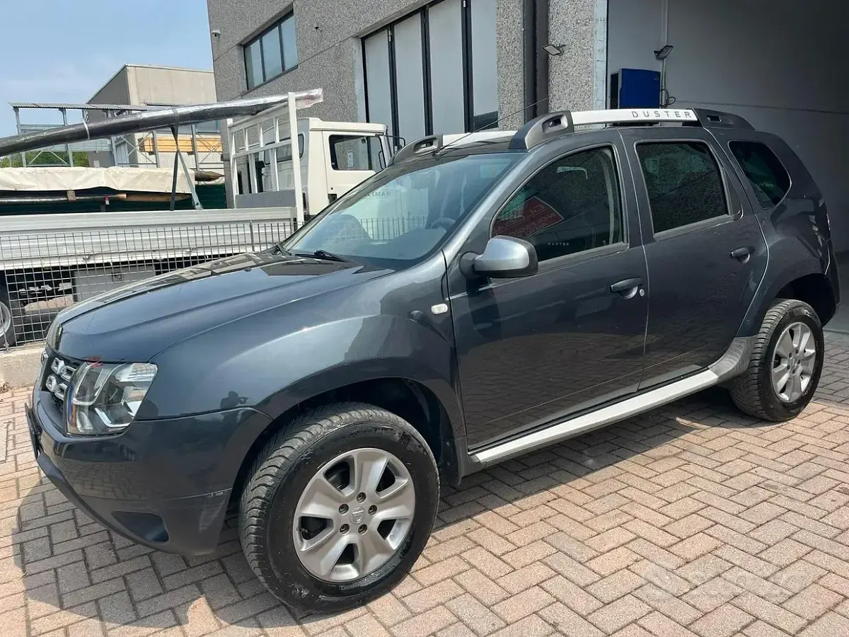 Usata Dacia Duster 101 CV (74 kW) 2015 Grigio SUV