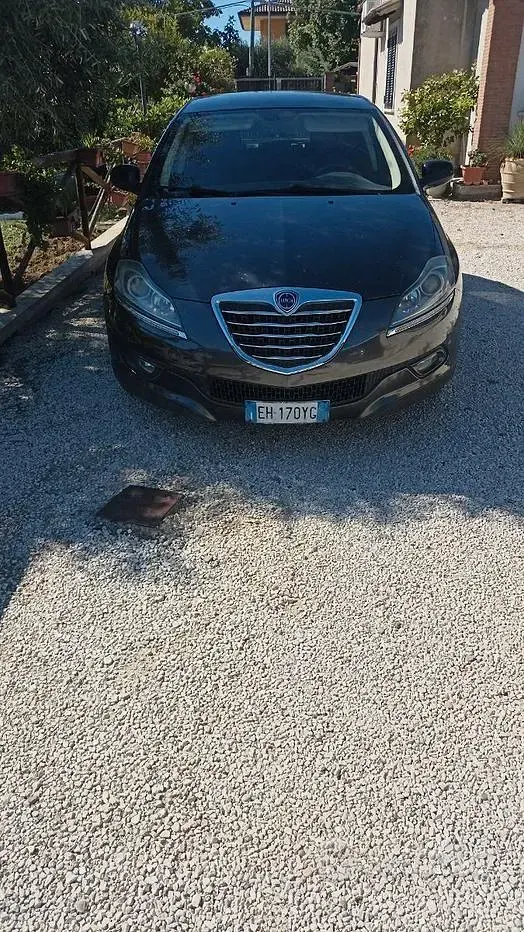 Usata Lancia Delta 120 CV (88 kW) 2011 Grigio Utilitaria