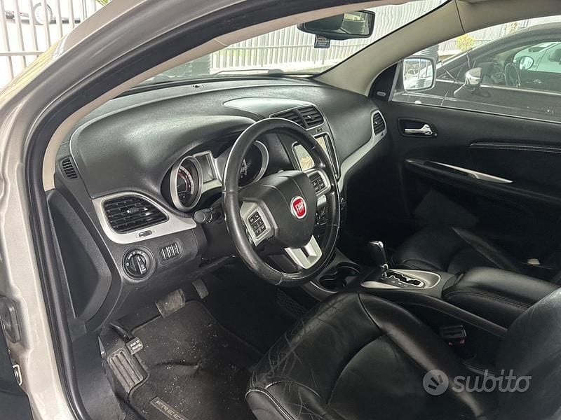 Usado Fiat Freemont Lounge 170 HP (125 kW) 2013 Cinzento SUV