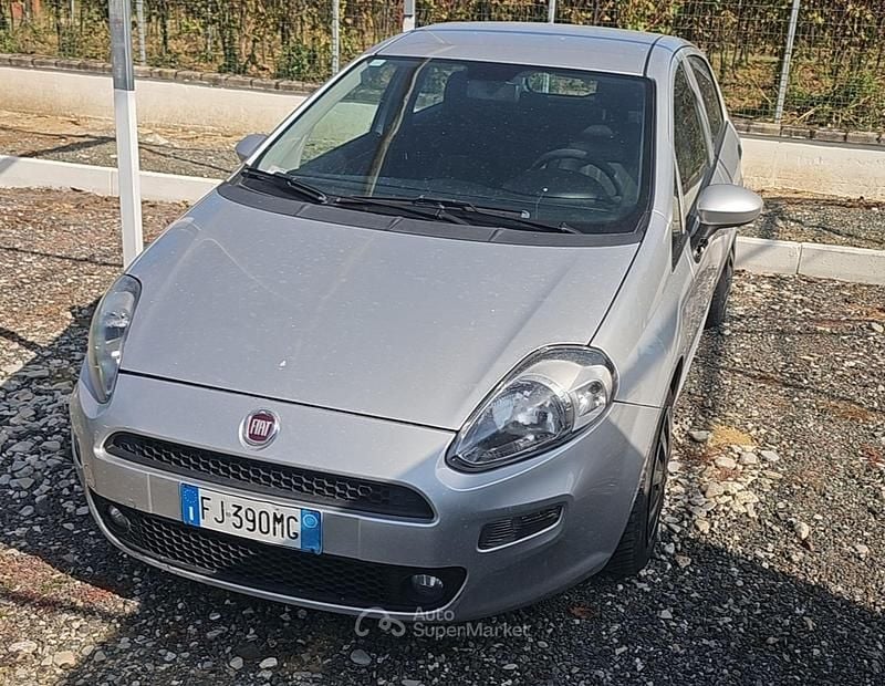 Usata 2017 Fiat Punto Due volumi | 5200 € (Buon prezzo) - Immagine 1/4