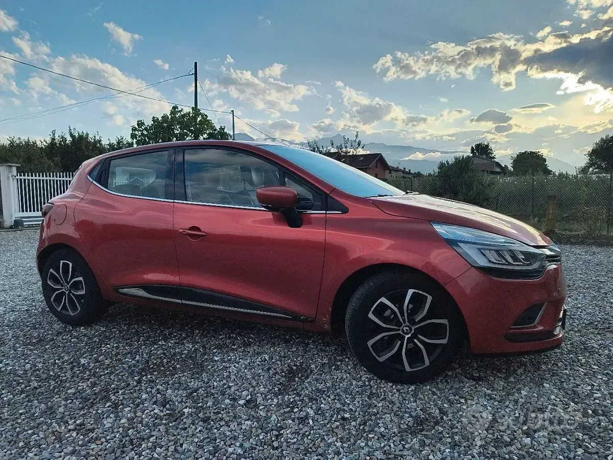 Usata Renault Clio 90 CV (66 kW) 2017 Rosso Utilitaria