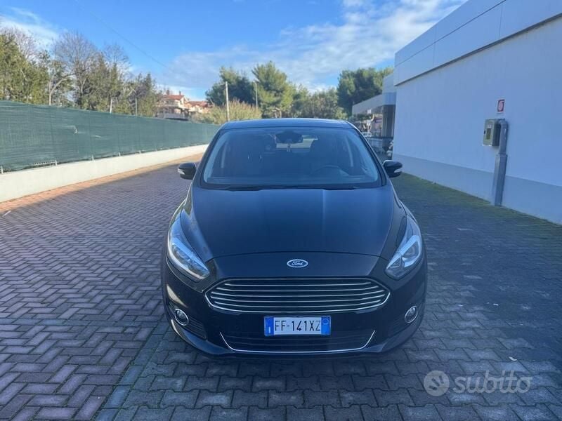 Nero Usata 2016 Ford S-MAX S Monovolume | 9900 € (Buon prezzo) - Immagine 1/4
