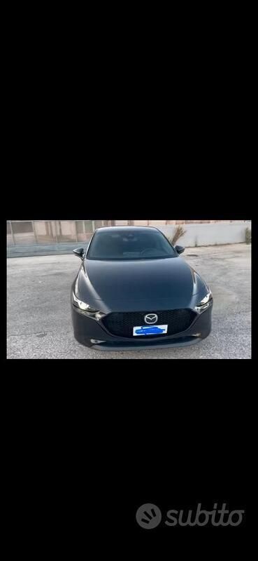 Nero Usata 2019 Mazda 3 Due volumi | 12.000 € - Immagine 1/4