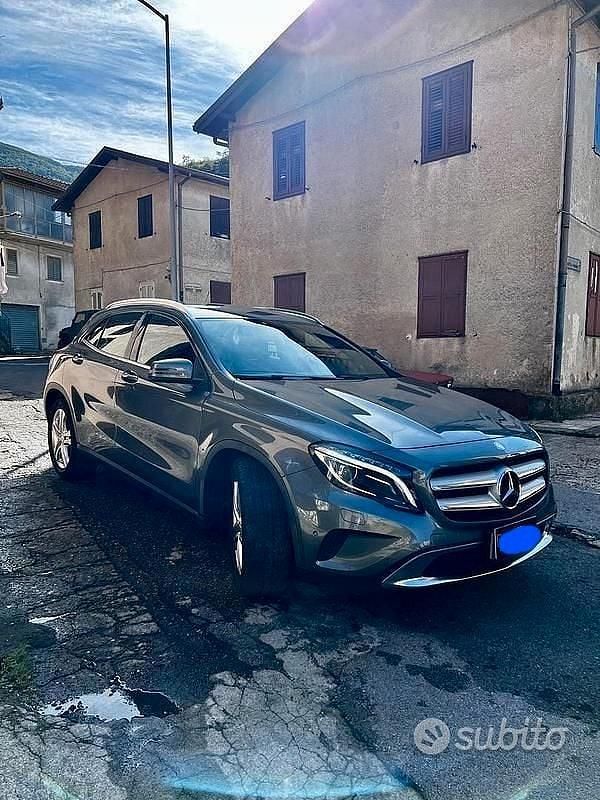 Usata Mercedes GLA200 136 CV (100 kW) 2015 Grigio SUV