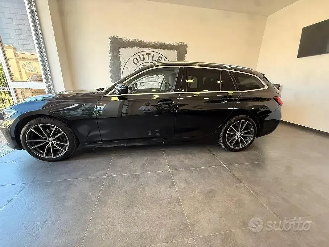 Usata BMW 318 Luxury Line 150 CV (110 kW) 2021 Nero Station wagon