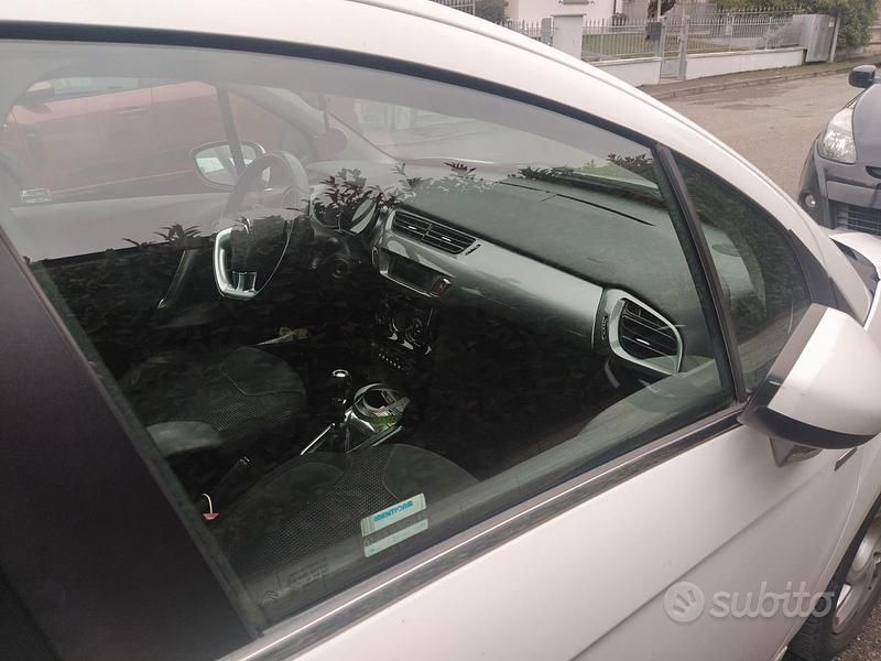 Usata Citroën C3 Exclusive 61 CV (44 kW) 2011 Bianco Utilitaria