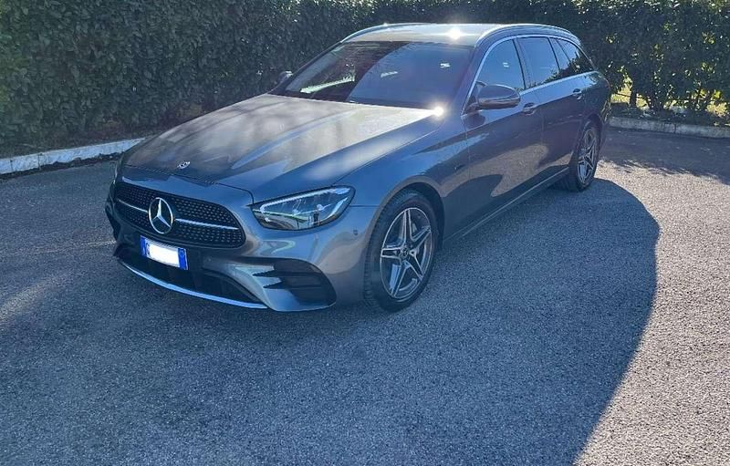 Usata Mercedes E300 Premium 194 CV (142 kW) 2020 Grigio Station wagon
