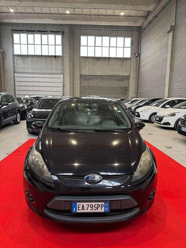 Usata Ford Fiesta 95 CV (69 kW) 2010 Nero Utilitaria