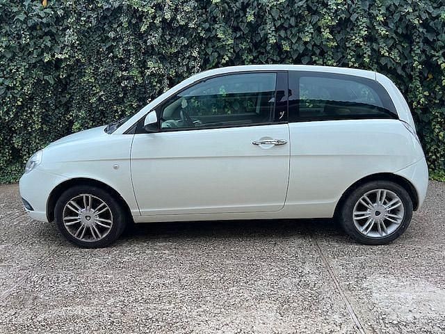 Usata Lancia Ypsilon 69 CV (50 kW) 2011 Utilitaria